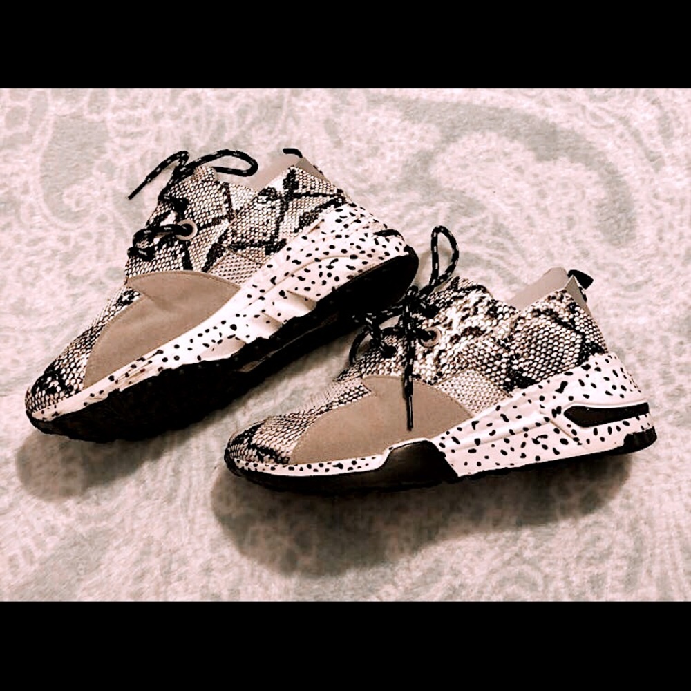 Snakeskin Sneakers! Size 7.5!
